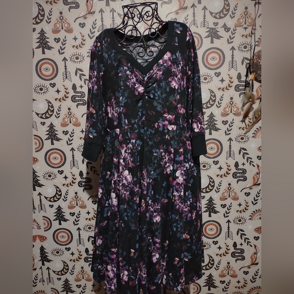 torrid Dresses & Skirts - 2/$10 Torrid Super Soft Knits Floral Maxi Dress Size 1